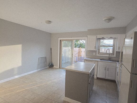 2nd image of 7721 Scofield Ct