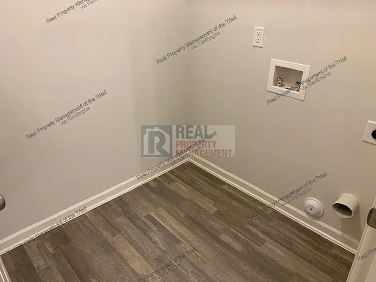 2605 Craftsbury St — Photo 11
