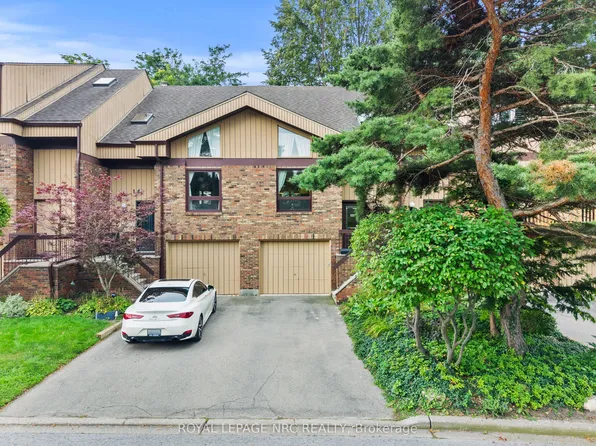 178 Scott St #15, Saint Catharines, ON L2N 6Y5