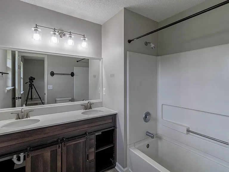 1103 Ballard Dr — Photo 16