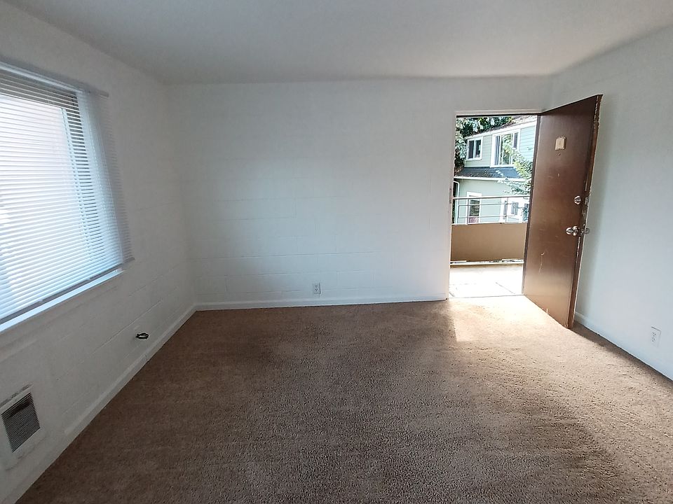 1st image of 5226 22nd Ave NE #106