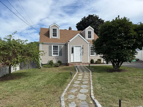 17 Ambler Drive, Norwalk, CT 06851