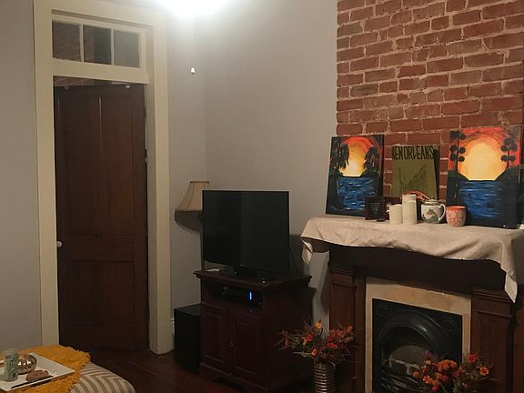 2nd image of 2504 Laurel St
