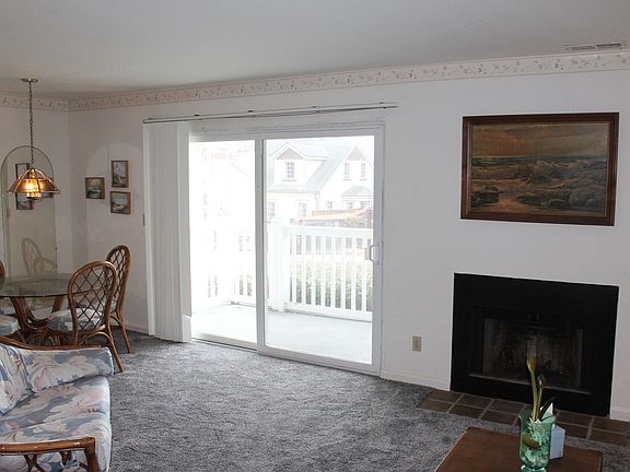 4th image of 140 Cypress Ave