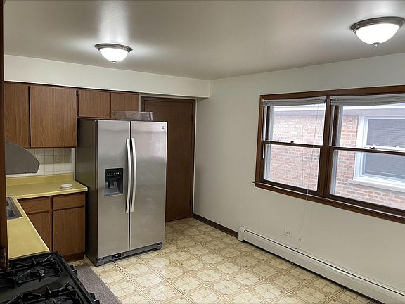 3rd image of 8707 W Summerdale Ave APT 1