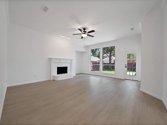 5th image of 1687 Garrison Dr