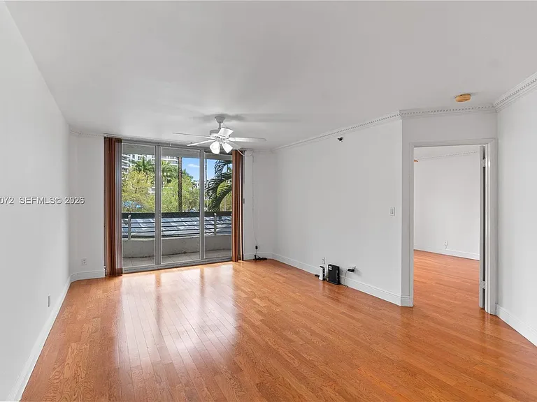 3600 Mystic Pointe Dr #310 — Photo 8