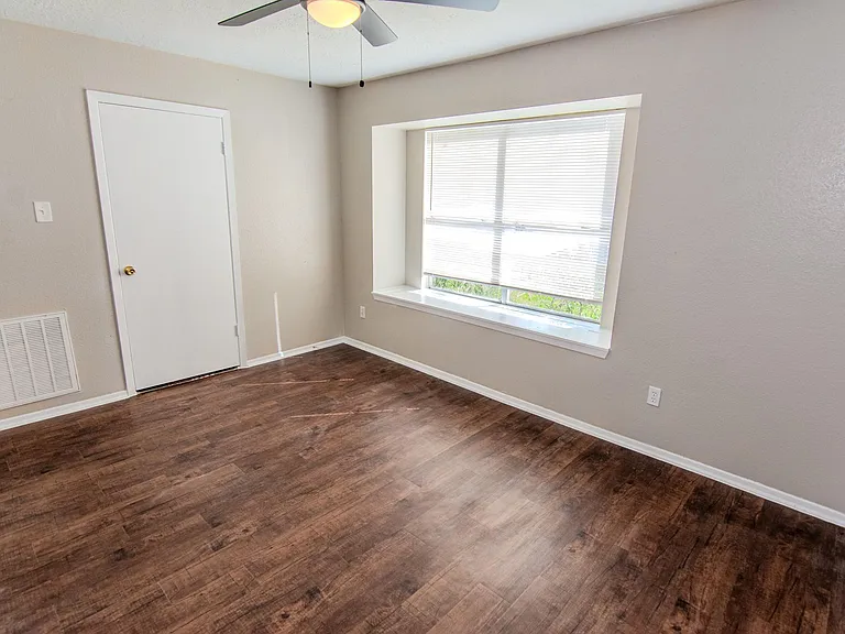 16746 Selder Dr — Photo 6
