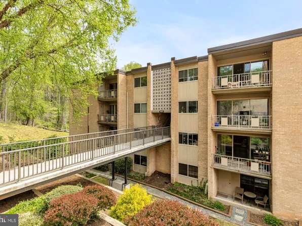 5109 Crossfield Ct APT 8, Rockville, MD 20852