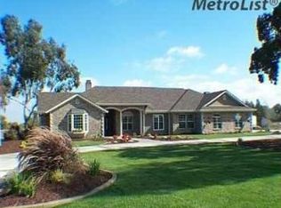 10987 Cecatra Dr, Wilton, CA 95693