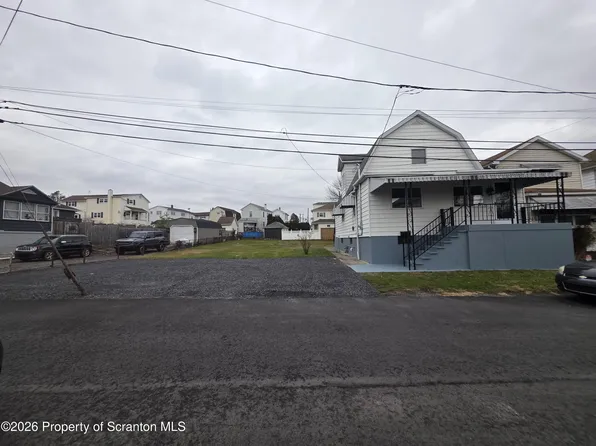 17 Charles St, Plains Township, PA 18705