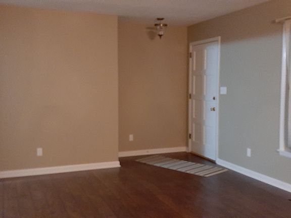 5th image of 716 W Oak Dr