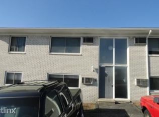 211 Summit Rdg APT A, White Lake, MI 48386