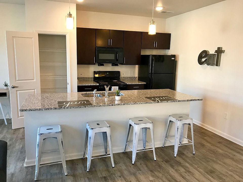 1st image of 1122 E 16th St #11261374