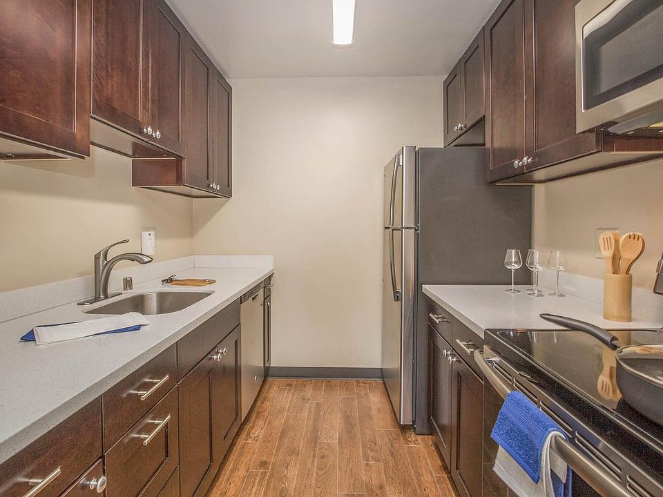 1st image of 3031 NE 137th St #213
