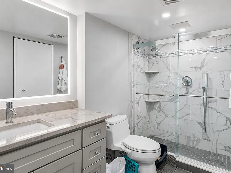 1420 Locust St #21M — Photo 6