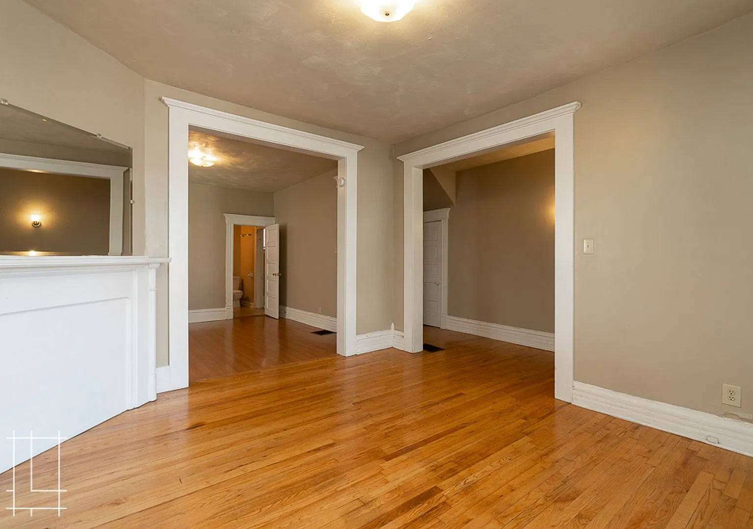207 W. Hubbard Ave — Photo 1