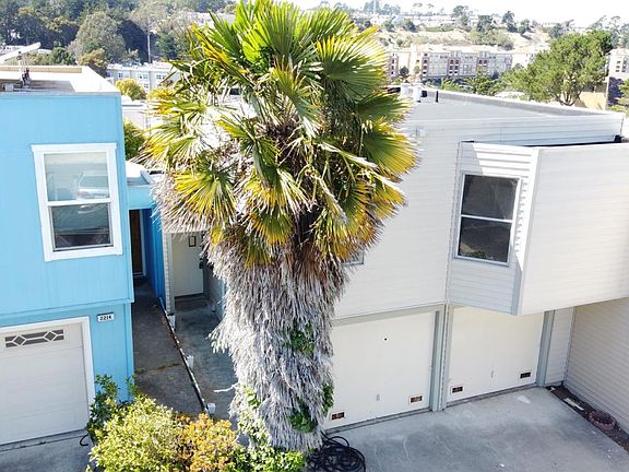 4th image of 2208 Downey Ct