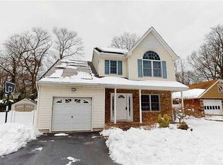 38 McGaw Ave, Lake Grove, NY 11755