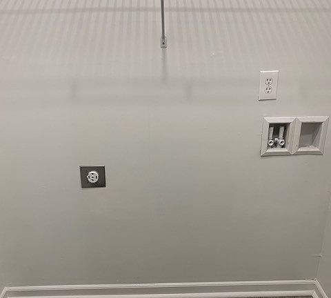 4th image of 165 Laurie Dr