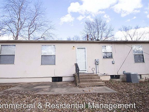 2nd image of 1204 N Vista Dr