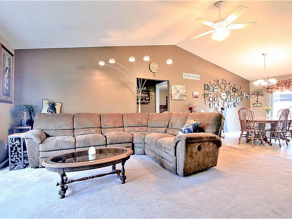 3rd image of 313 Ann Marie Dr