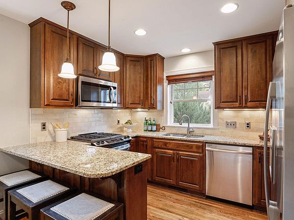 5th image of 5305 Chowen Ave S