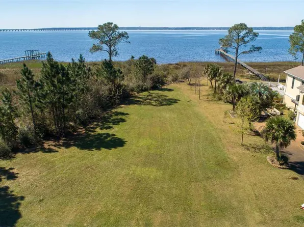 4761 Bayside Dr, Milton, FL 32583