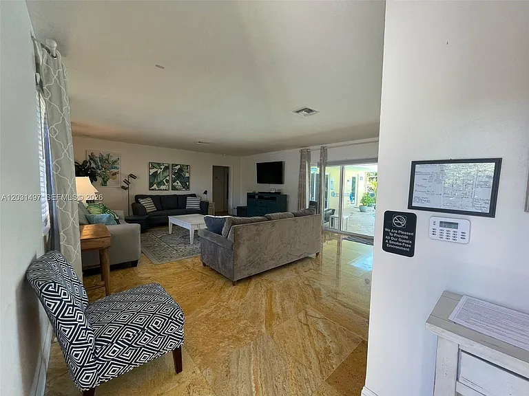 4410 N Buchanan St — Photo 12