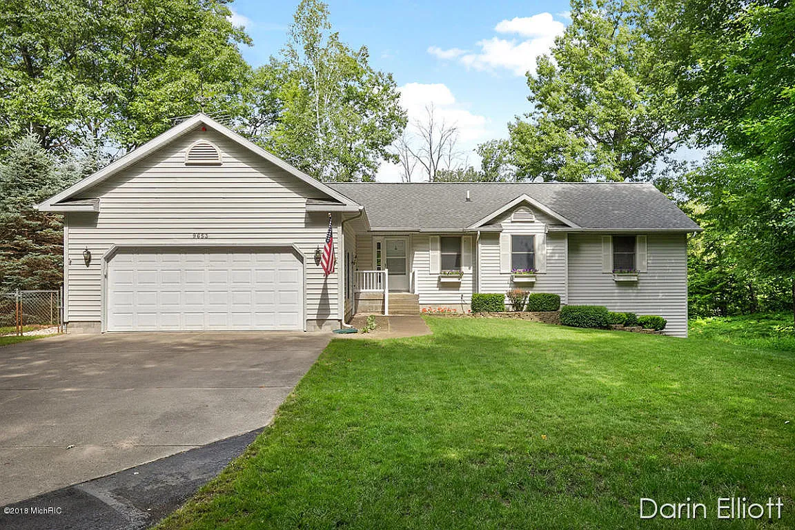 9653 Club House Dr W photo 1