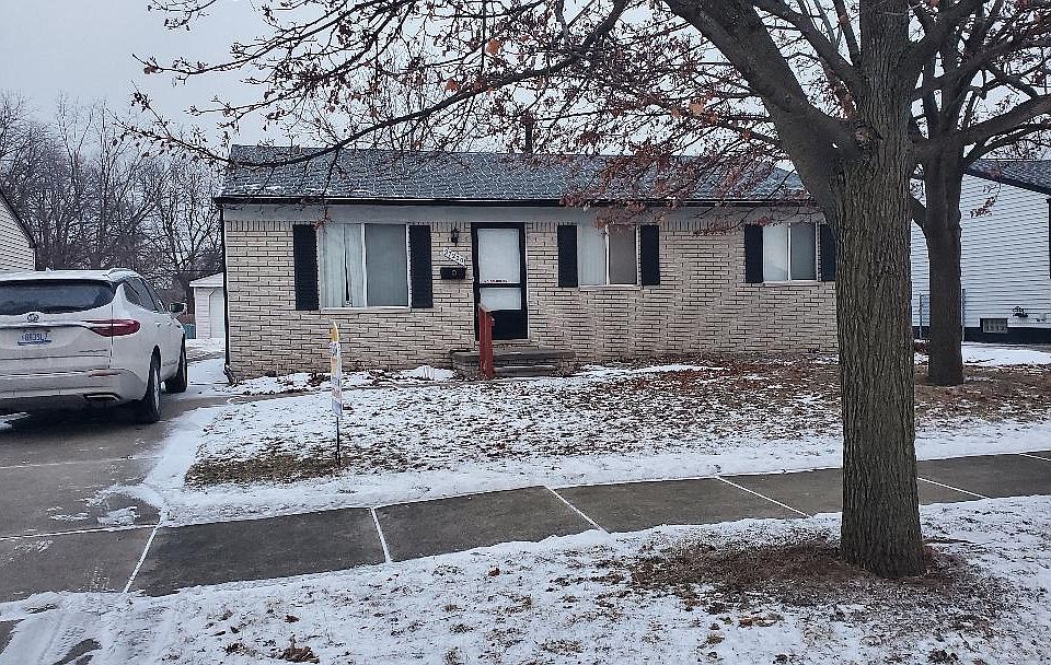 1st image of 27220 Demrick St