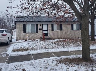 27220 Demrick St, Roseville, MI