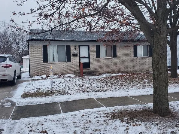 27220 Demrick St, Roseville, MI 48066
