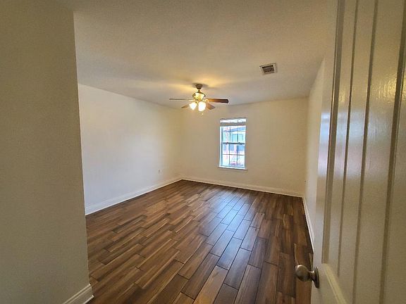 2nd image of 164 Twin Cir