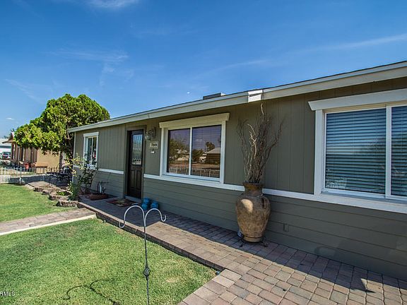 3rd image of 7949 W Mariposa Dr