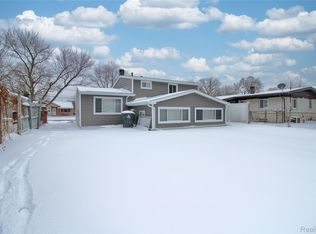 31211 Hiveley St, Westland, MI 48186