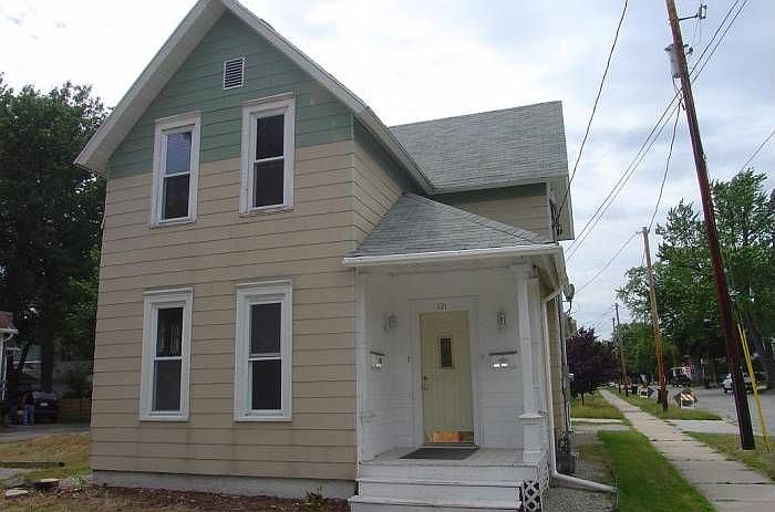 Front Entrance to Apt