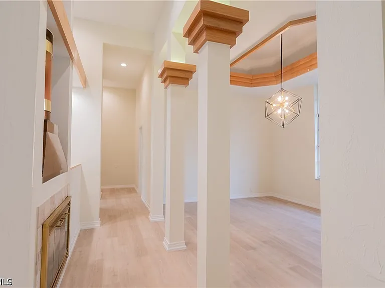 15200 Sweetwater Ct — Photo 17