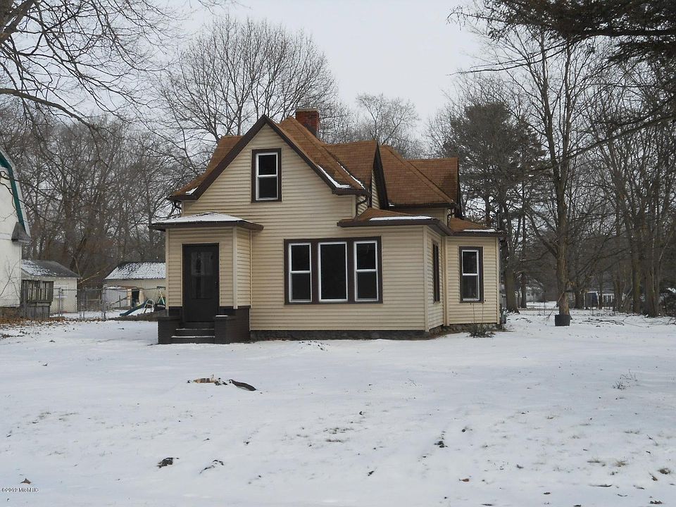 1st image of 28 Hinman Ave N