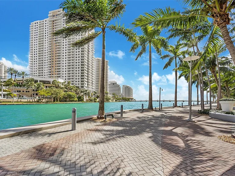 495 Brickell Ave #4710 — Photo 2