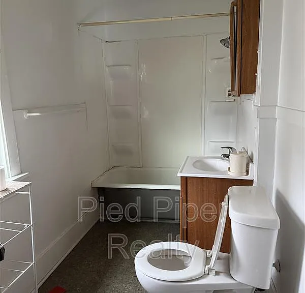 534 1/2 E Wyandotte St — Photo 7