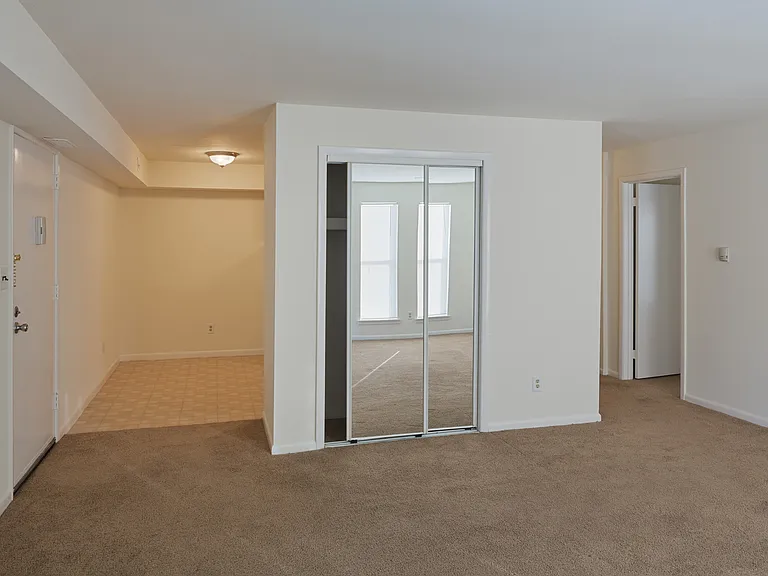 Kingswick Apartments — Photo 25