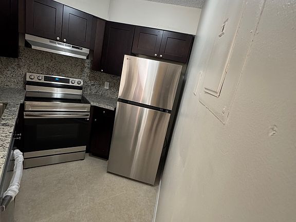 3rd image of 211 Lake Pointe Dr APT 213