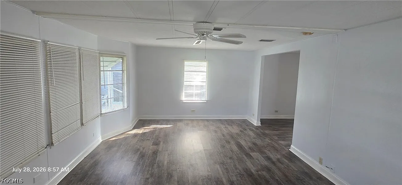 2 bed, 2.0 bath, 1479 sqft, $1,600 — Photo 2