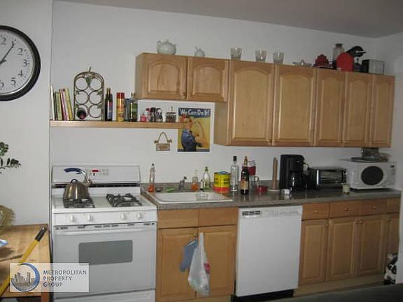 4th image of 528 E 5th St APT B