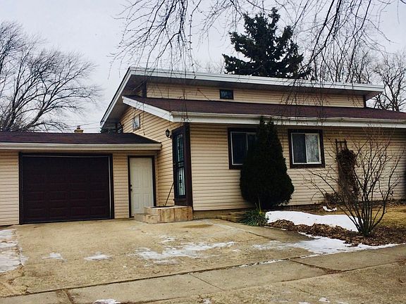 2nd image of 424 N Iowa Ave