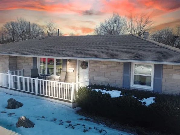 1005 Bell Ave, Mattoon, IL 61938