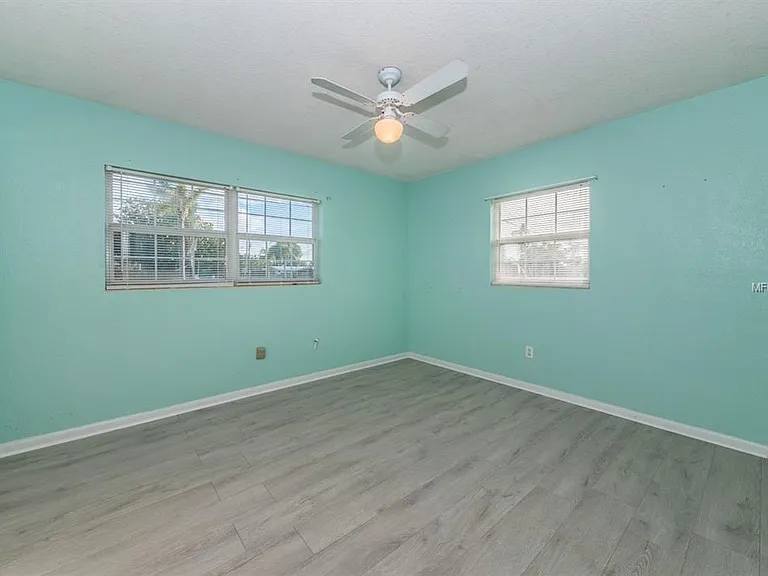 54 Palm Blvd — Photo 22