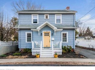 16 Winthrop Ct, Milford, CT 06460
