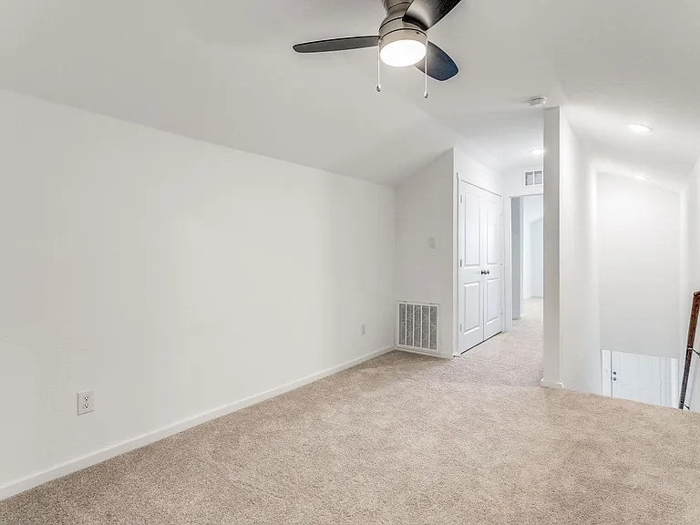 5010 Primrose Rdg — Photo 18